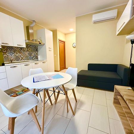 Grab A Flat In Coroneo Aparthotel Trieste Bagian luar foto
