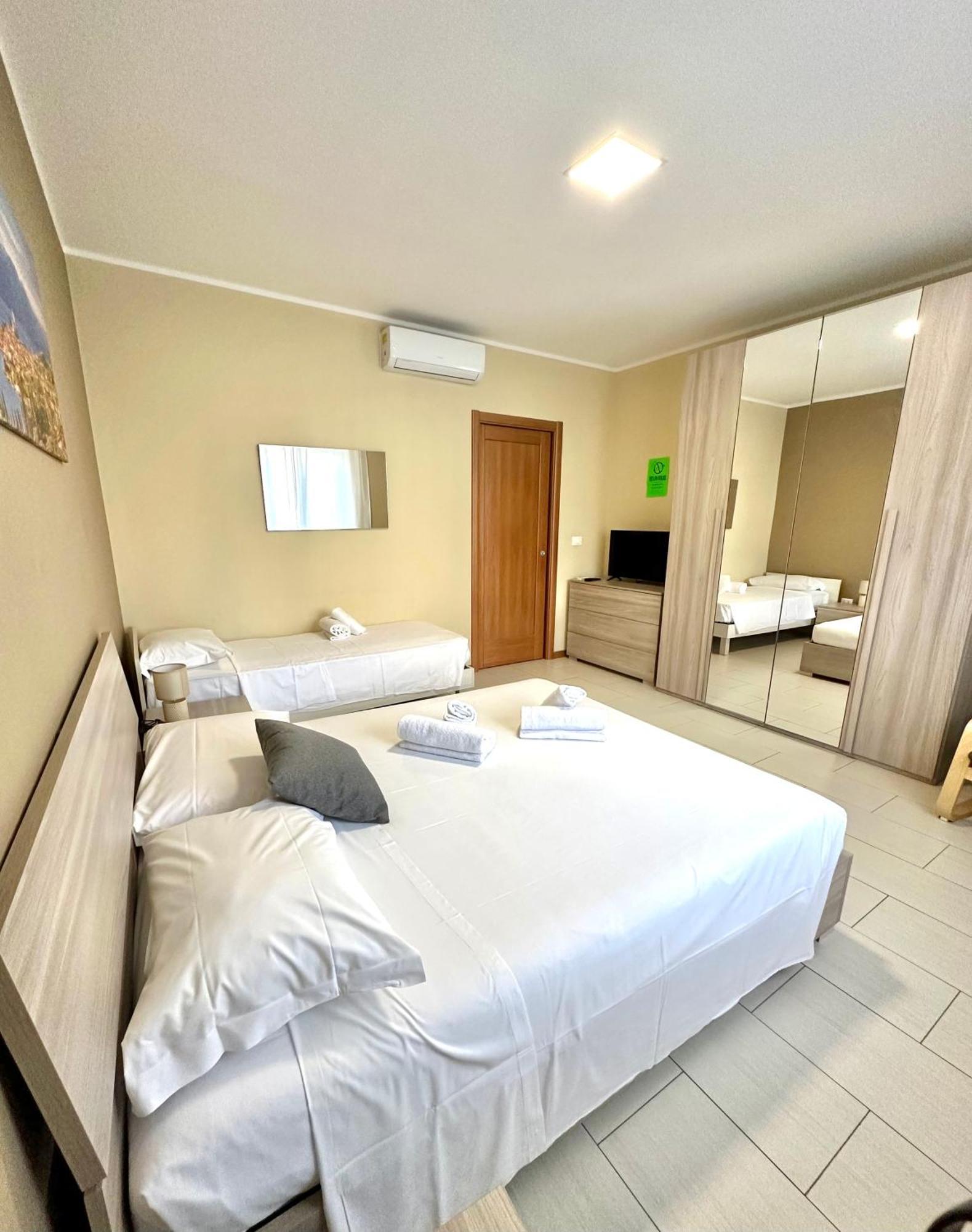 Grab A Flat In Coroneo Aparthotel Trieste Bagian luar foto